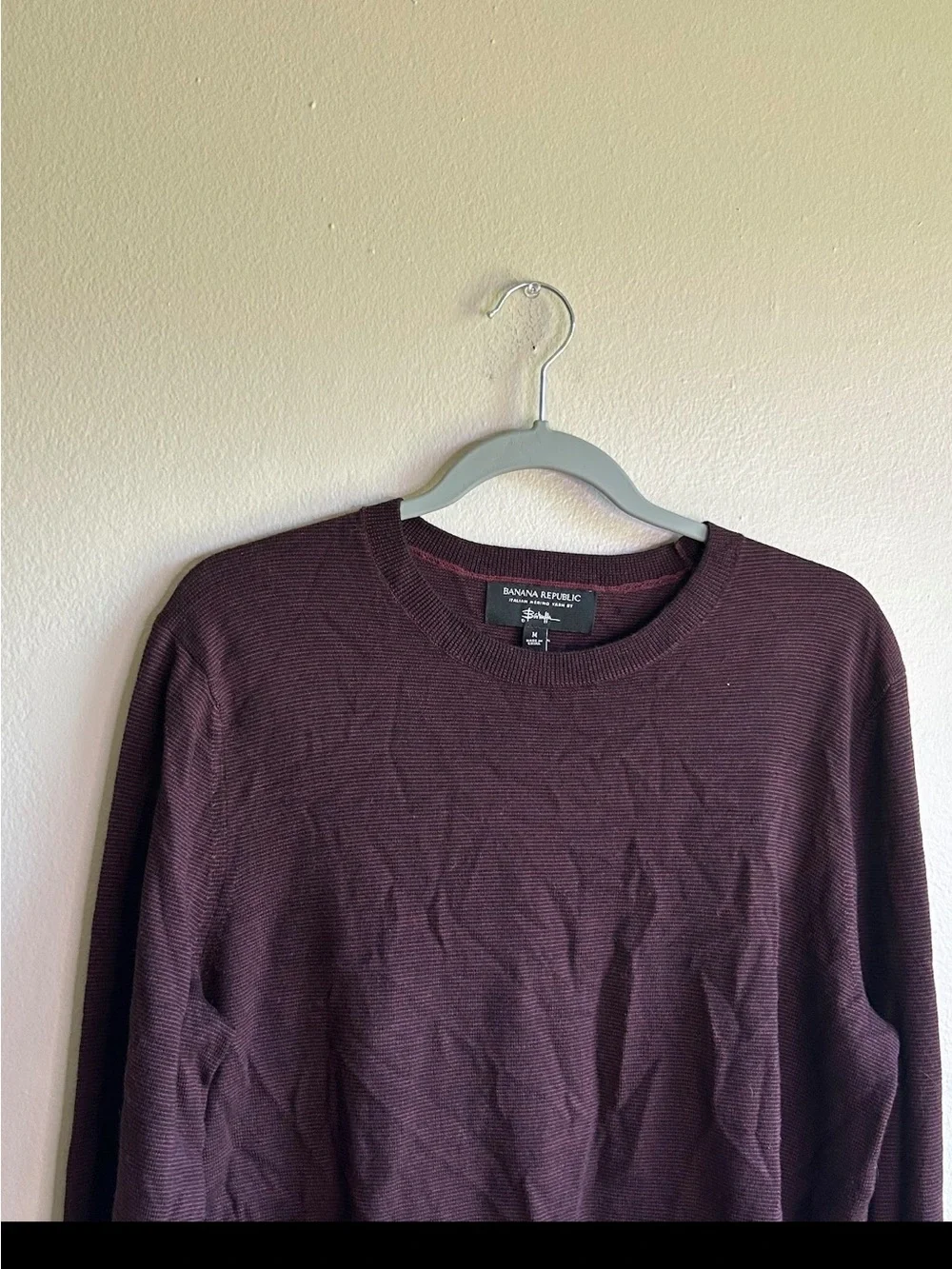 Banana Republic Sweater Womens Medium Italian Merino Yarn Burgundy Crew Neck